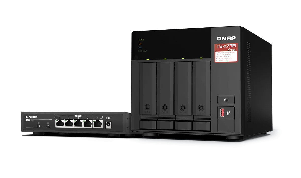 QNAP TS-473A + QSW-1105-5T Bundle Pack NAS Tower Ryzen Embedded V1500B 8 Go DDR4 0 To QNAP Turbo System Noir