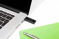 Verbatim Clé USBPinStripe 3.0 de 16 Go - Noire - 6