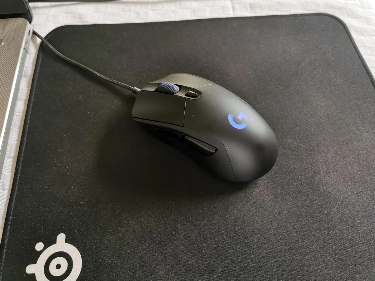 Souris filaire Gamer Logitech G403 Hero RGB (Noir)